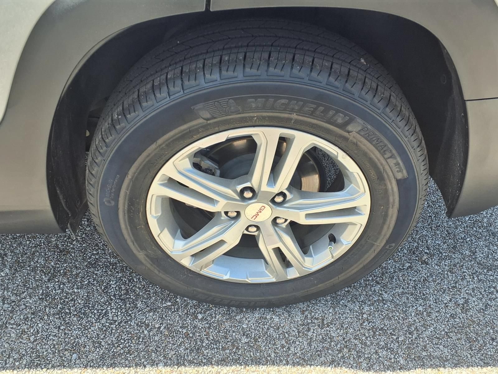 Used 2024 GMC Terrain SLE FWD image 25