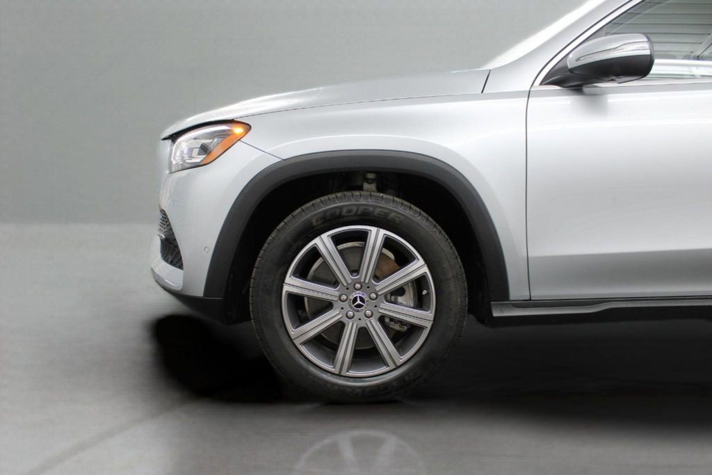 Used 2023 Mercedes-Benz GLS 450 4MATIC image 42