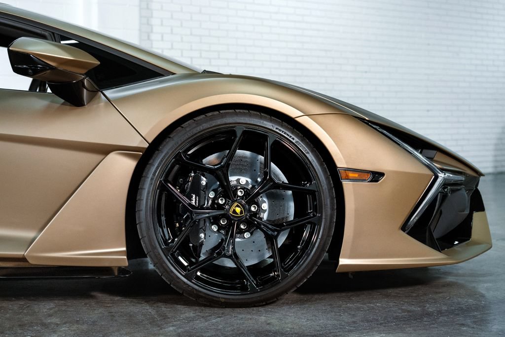 Used 2024 Lamborghini Revuelto AWD/4WD image 21