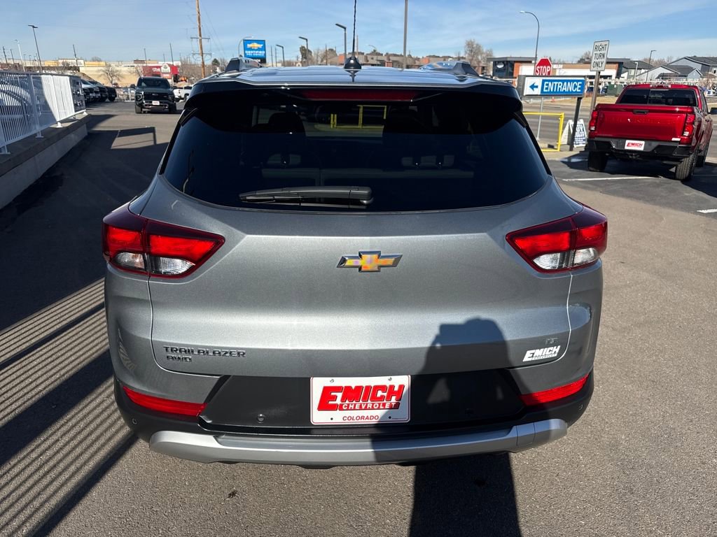 Used 2025 Chevrolet TrailBlazer LT w/ Driver Confidence Package image 4