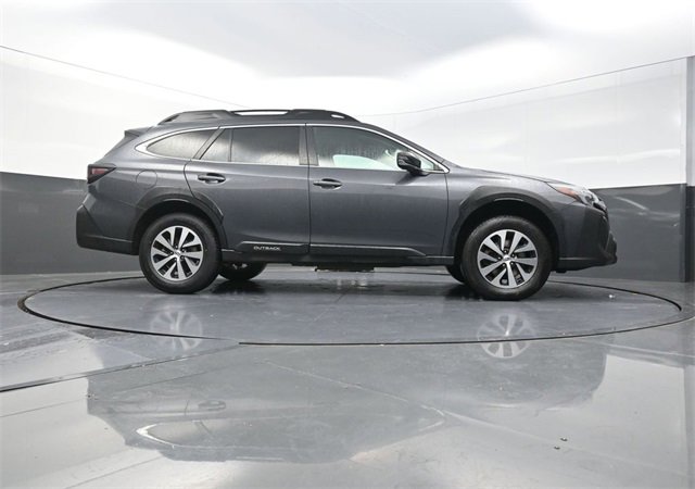Used 2024 Subaru Outback Premium image 34
