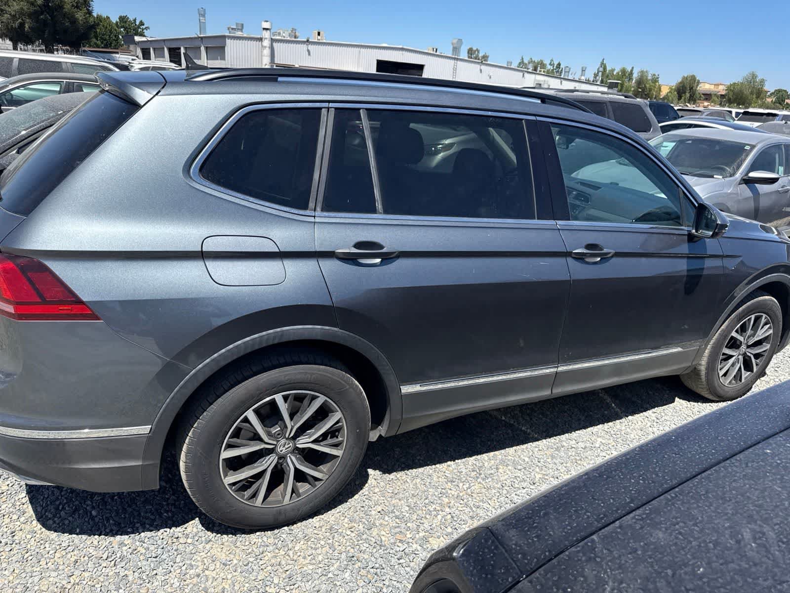 Used 2018 Volkswagen Tiguan SE FWD image 4
