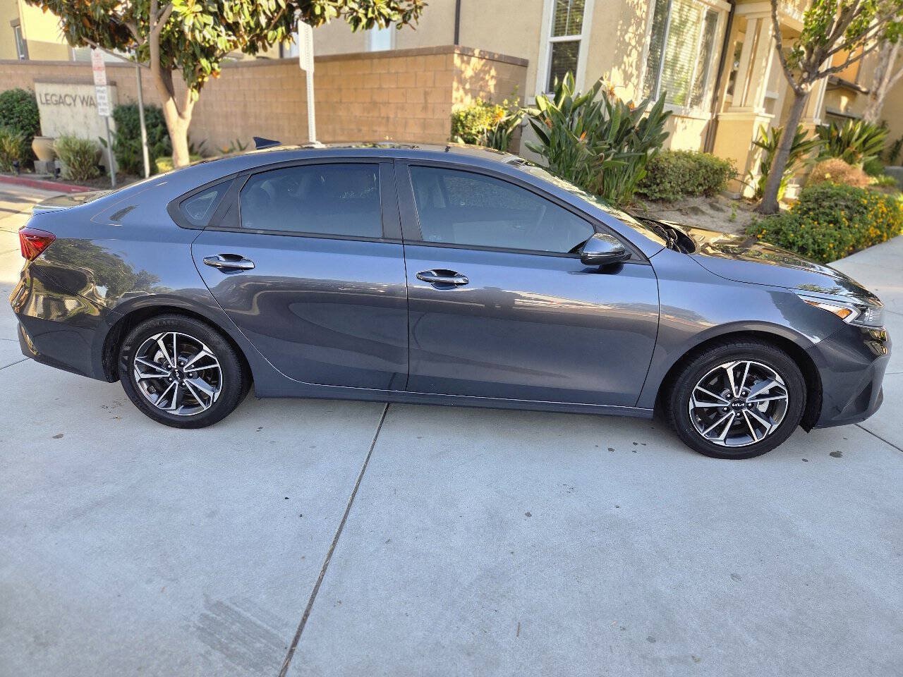 Used 2022 Kia Forte LXS w/ LXS Technology Package FWD image 7