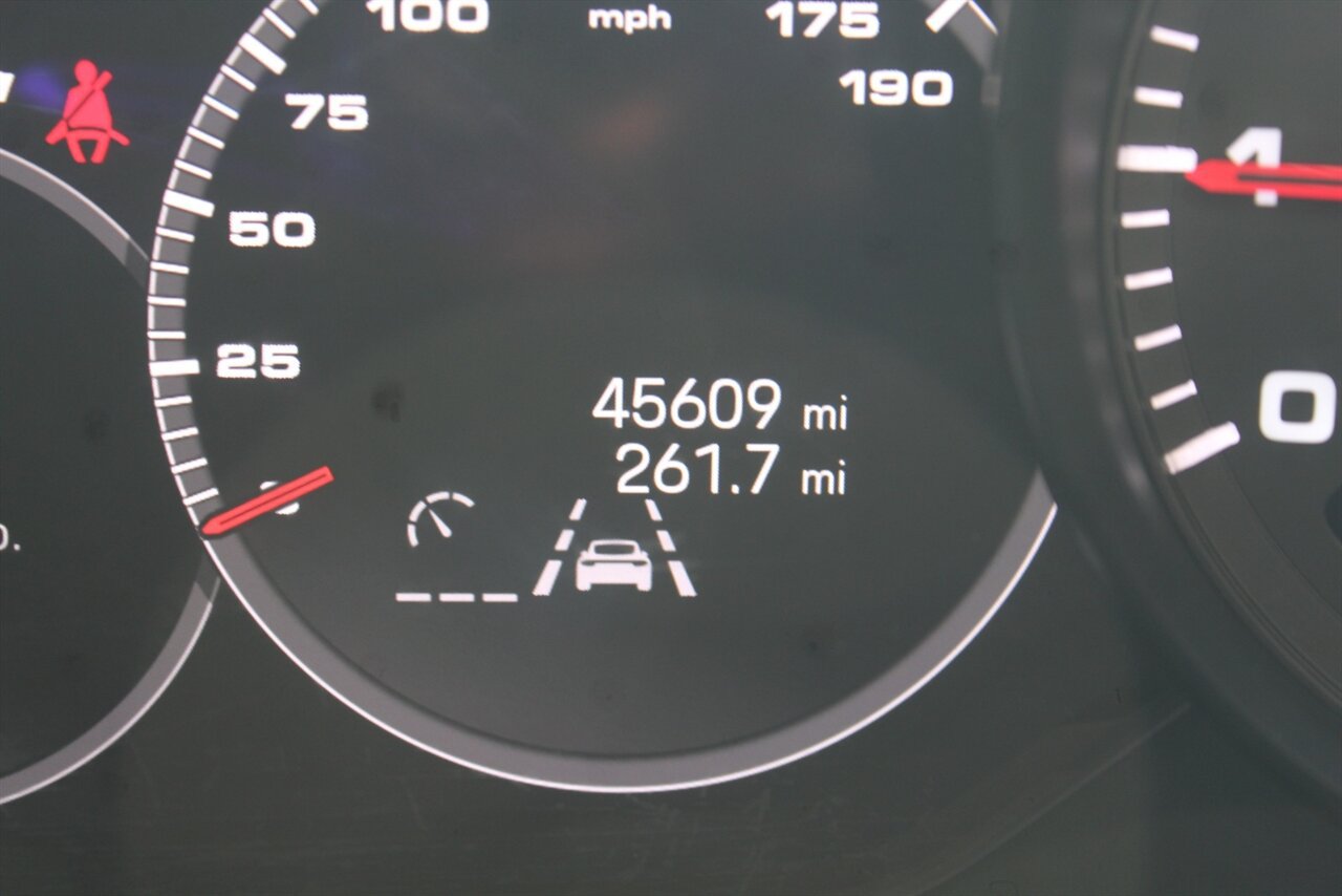 Used 2022 Porsche Panamera 4 AWD/4WD image 5