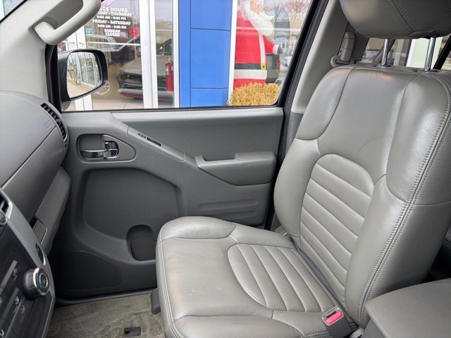 Used 2016 Nissan Frontier SV image 27