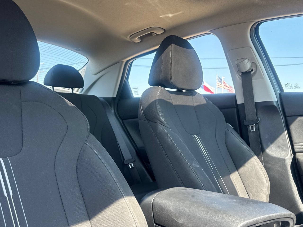 Used 2022 Hyundai Elantra SEL w/ Convenience + Premium Package FWD image 28