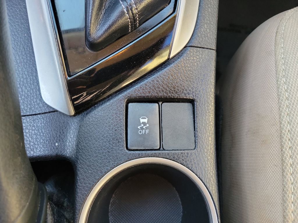 Used 2015 Toyota Corolla LE image 23