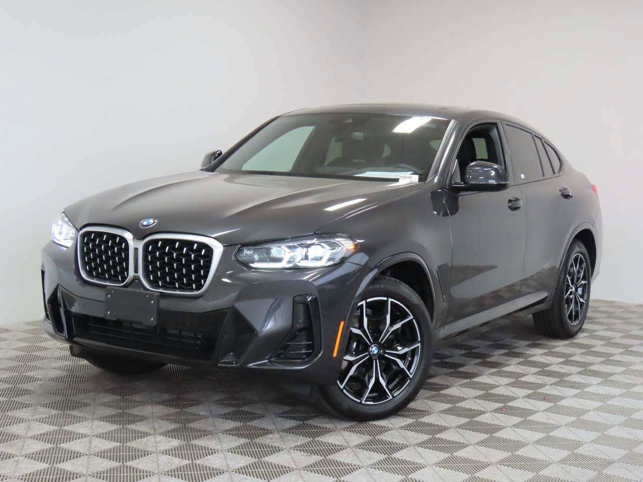 Used 2025 BMW X4 xDrive30i image 1