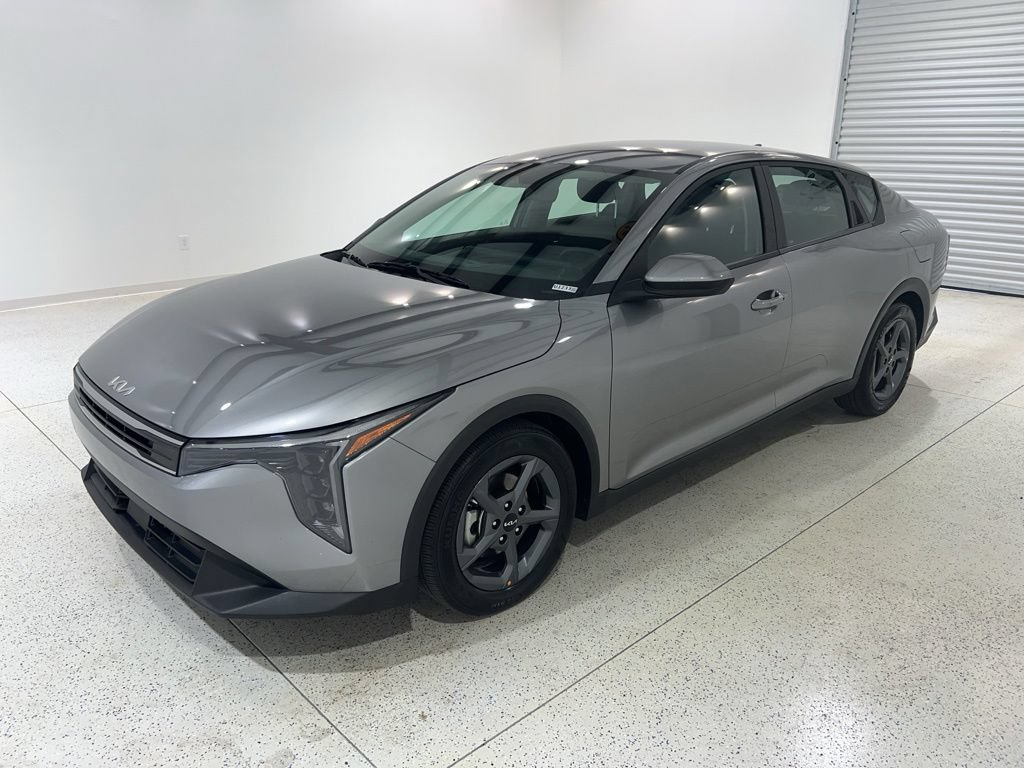 Used 2025 Kia K4 FWD video 1