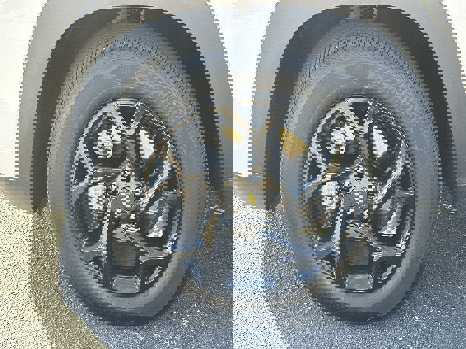 Used 2025 Chevrolet Trax LT w/ LT Convenience Package image 13