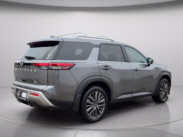 Used 2025 Nissan Pathfinder SL w/ SL Premium Package FWD image 6