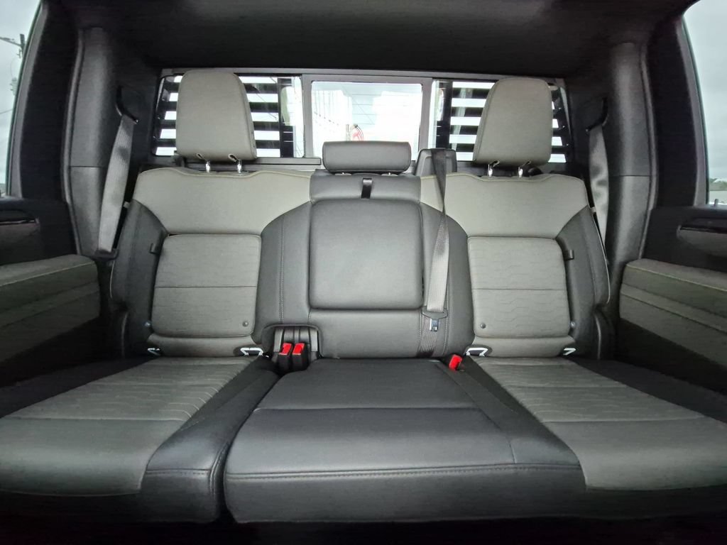 Used 2025 Chevrolet Silverado 2500 ZR2 w/ Technology Package AWD/4WD image 5