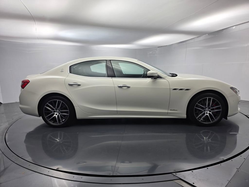 Used 2018 Maserati Ghibli S GranLusso RWD image 3
