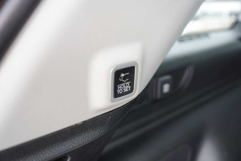 Used 2022 Jeep Grand Cherokee Limited 4xe image 23