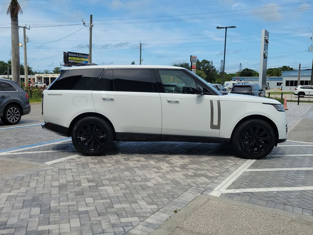 New 2026 Land Rover Range Rover Long Wheelbase SE AWD/4WD image 6