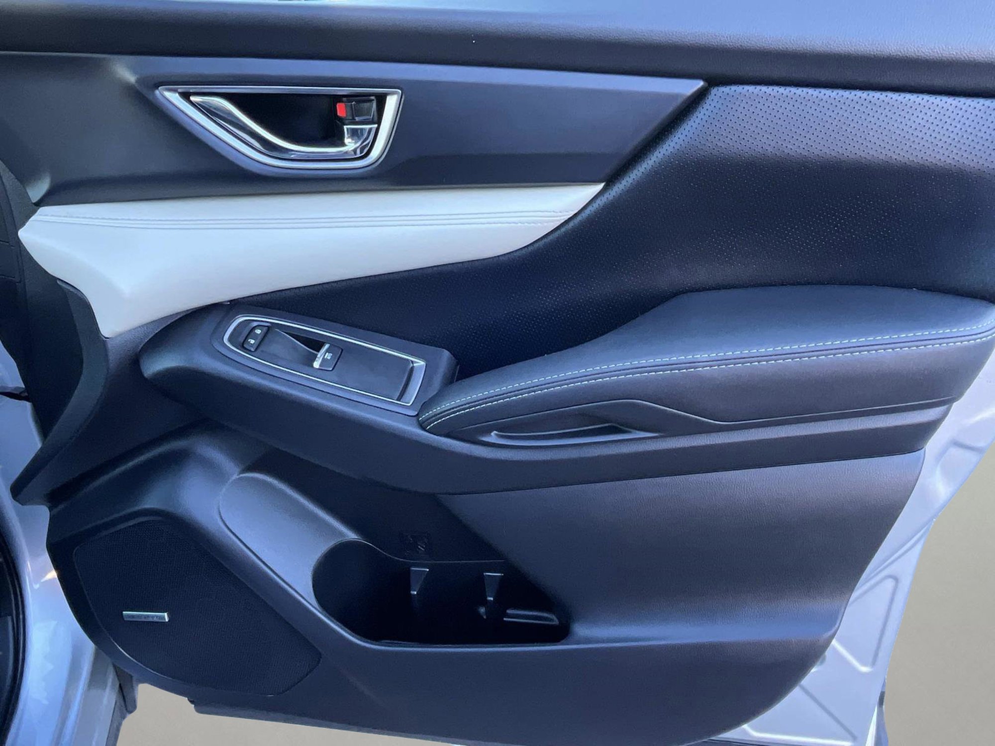 Used 2022 Subaru Ascent Limited w/ Technology Package image 26