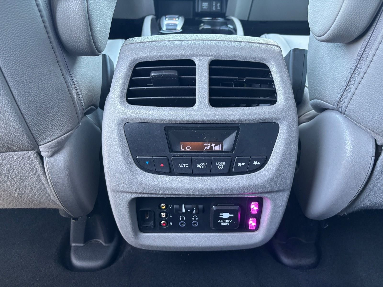 Used 2018 Honda Pilot Touring image 19