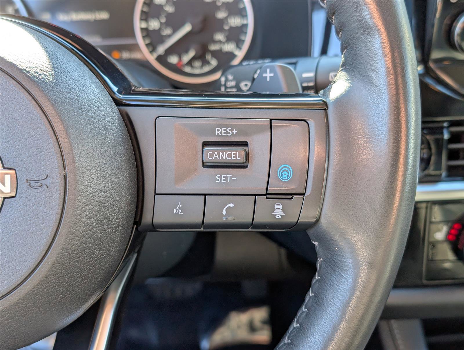 Used 2022 Nissan Pathfinder SL w/ SL Premium Package image 24