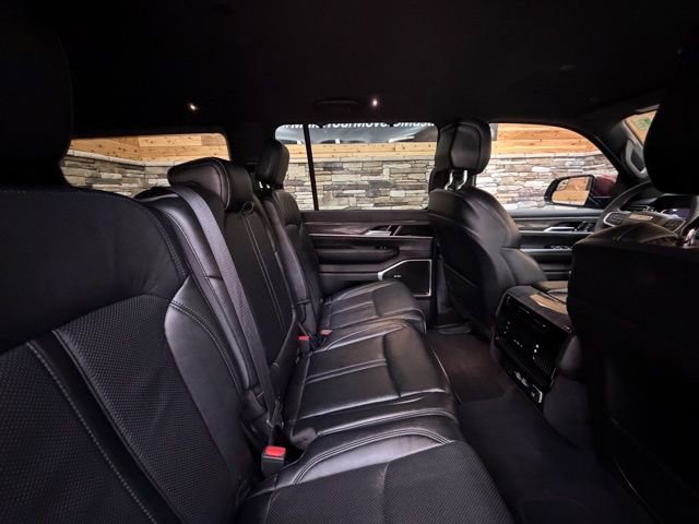 Used 2022 Jeep Wagoneer Series III w/ Convenience Group I image 32