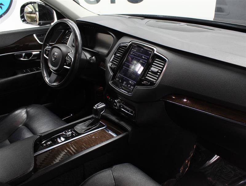 Used 2016 Volvo XC90 T6 Momentum AWD/4WD image 11