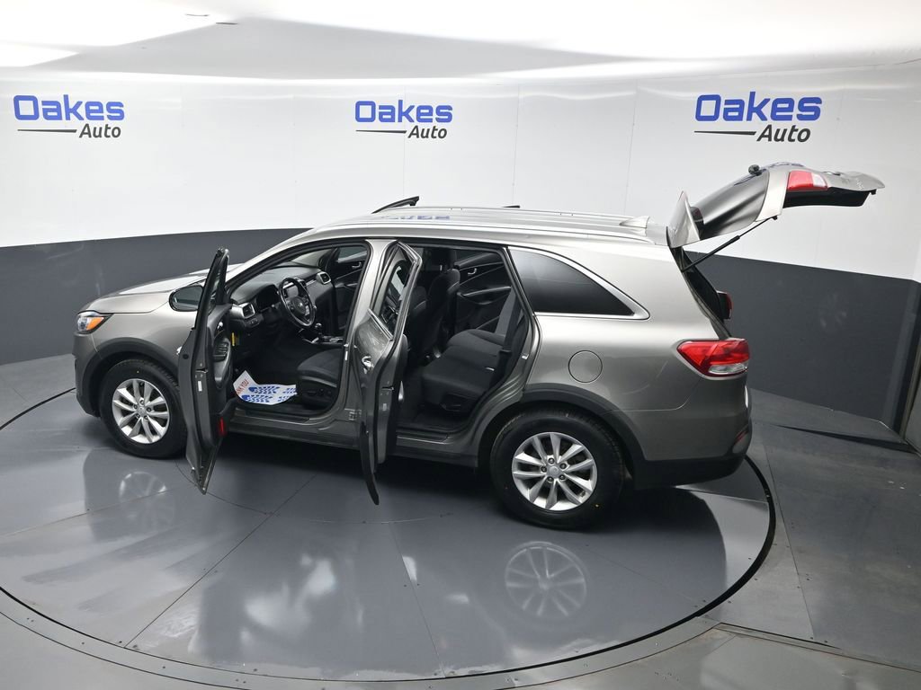 Used 2018 Kia Sorento LX w/ LX V6 Convenience Package image 59