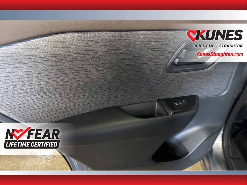 Used 2023 Nissan Rogue S image 34