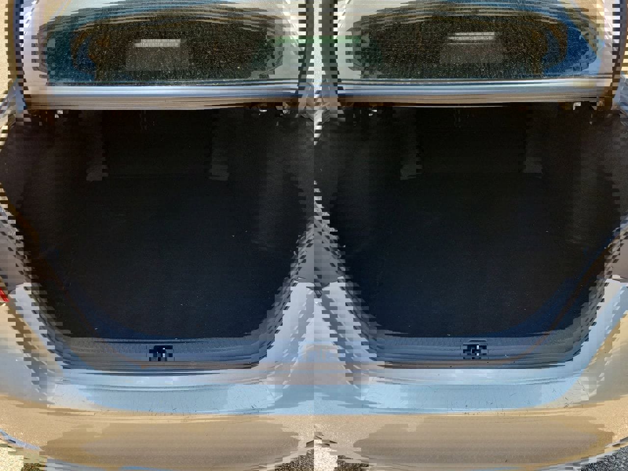 Used 2019 Toyota Camry SE image 8