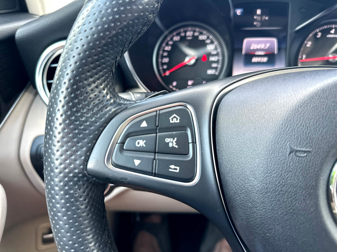 Used 2018 Mercedes-Benz GLC 300 4MATIC image 19