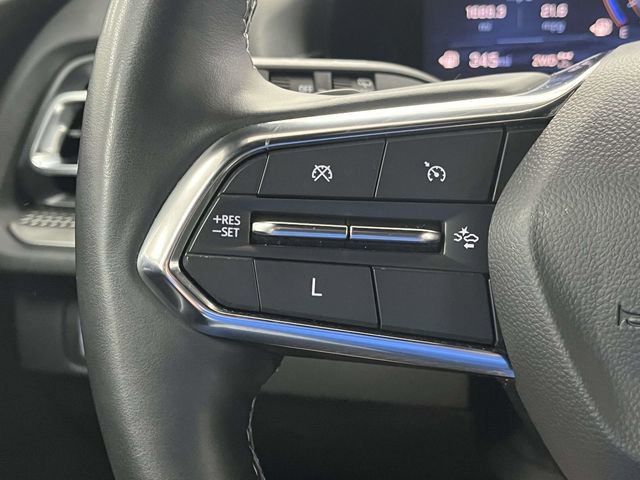 Used 2024 Chevrolet Traverse LT image 30