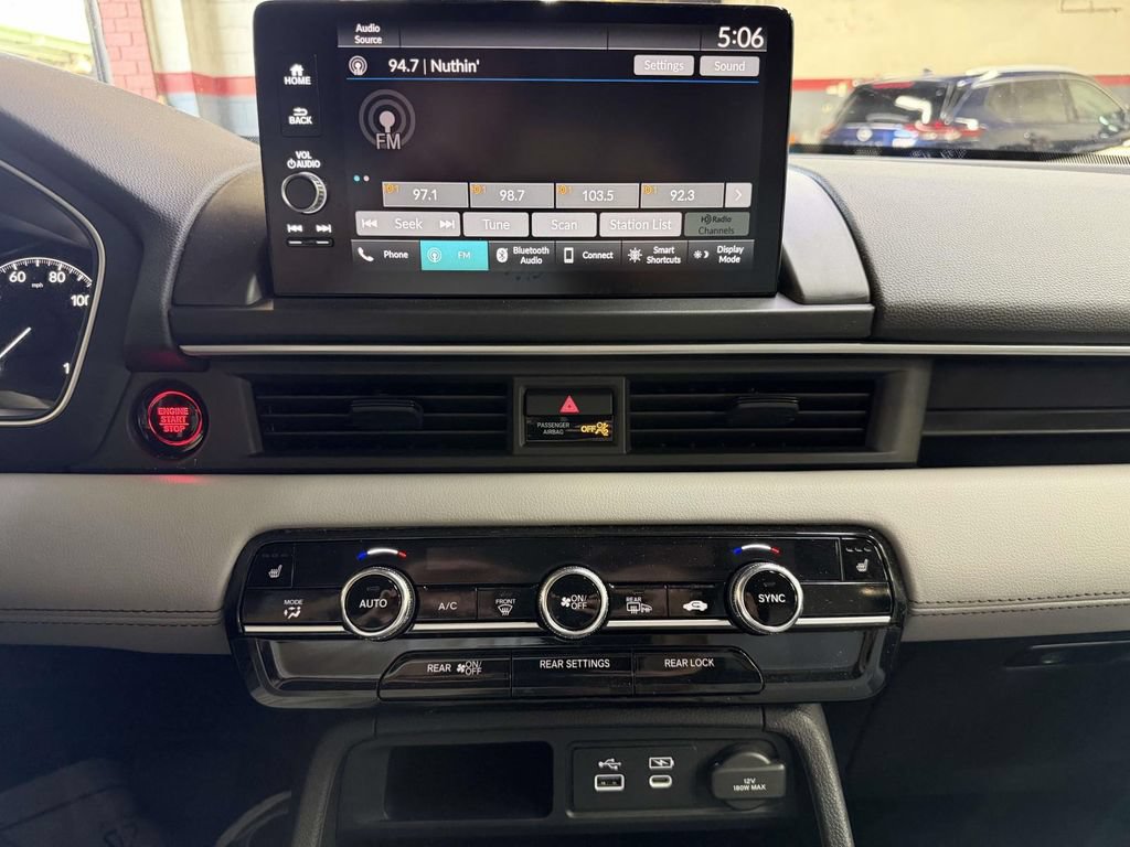 Used 2025 Honda Pilot EX-L image 11