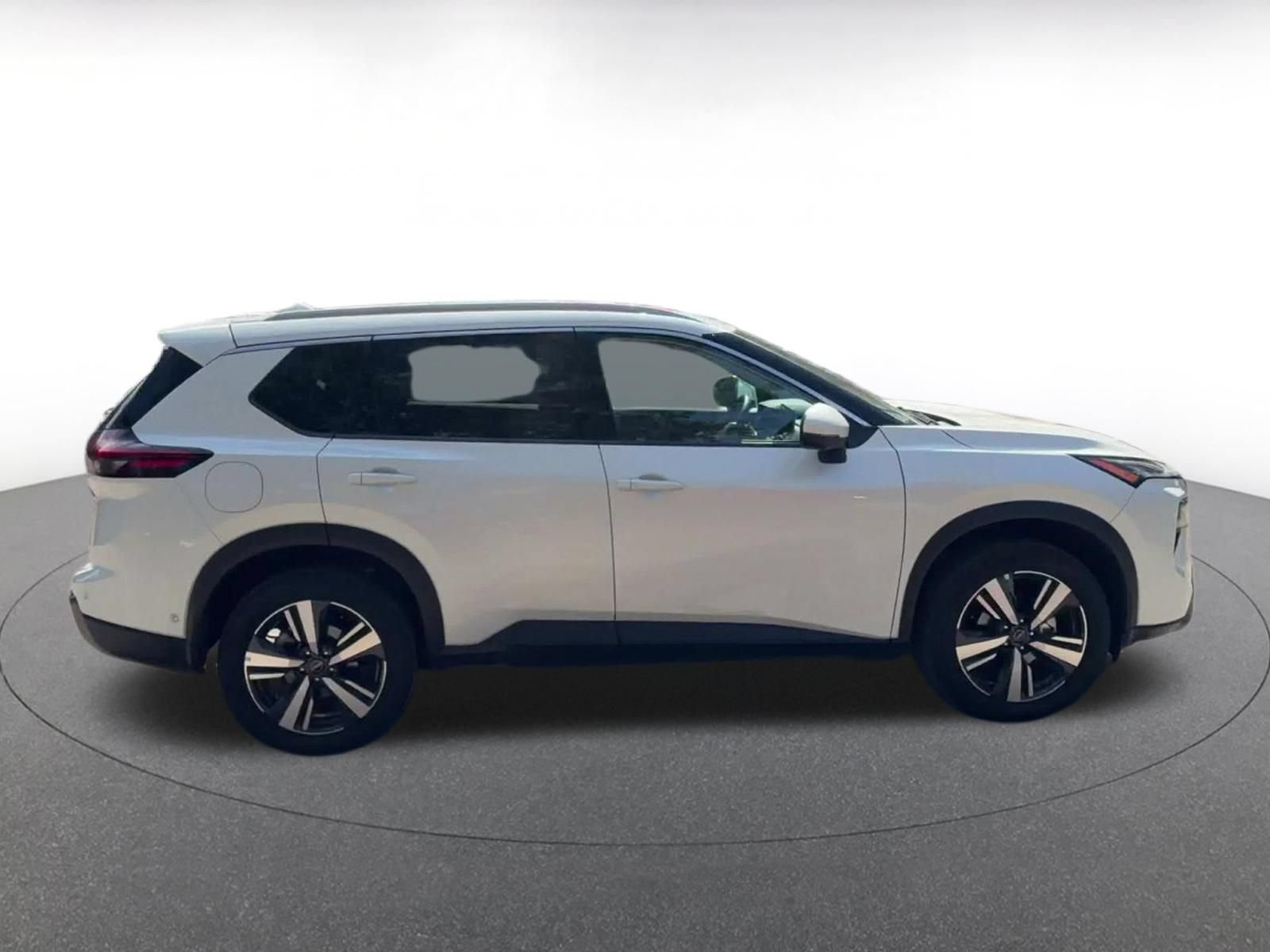 Used 2026 Nissan Rogue SL AWD/4WD image 15