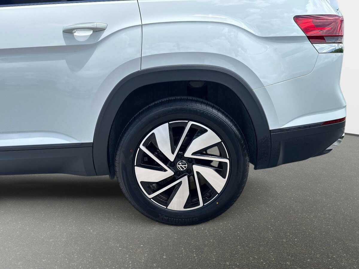 Used 2024 Volkswagen Atlas SE FWD image 10