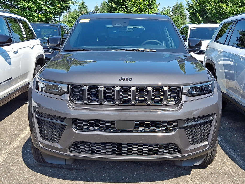 New 2026 Jeep Grand Cherokee Altitude AWD/4WD image 2