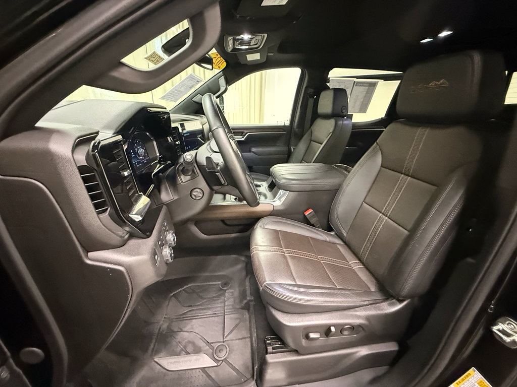 Certified 2025 Chevrolet Silverado 1500 High Country w/ High Country Premium Package AWD/4WD image 28