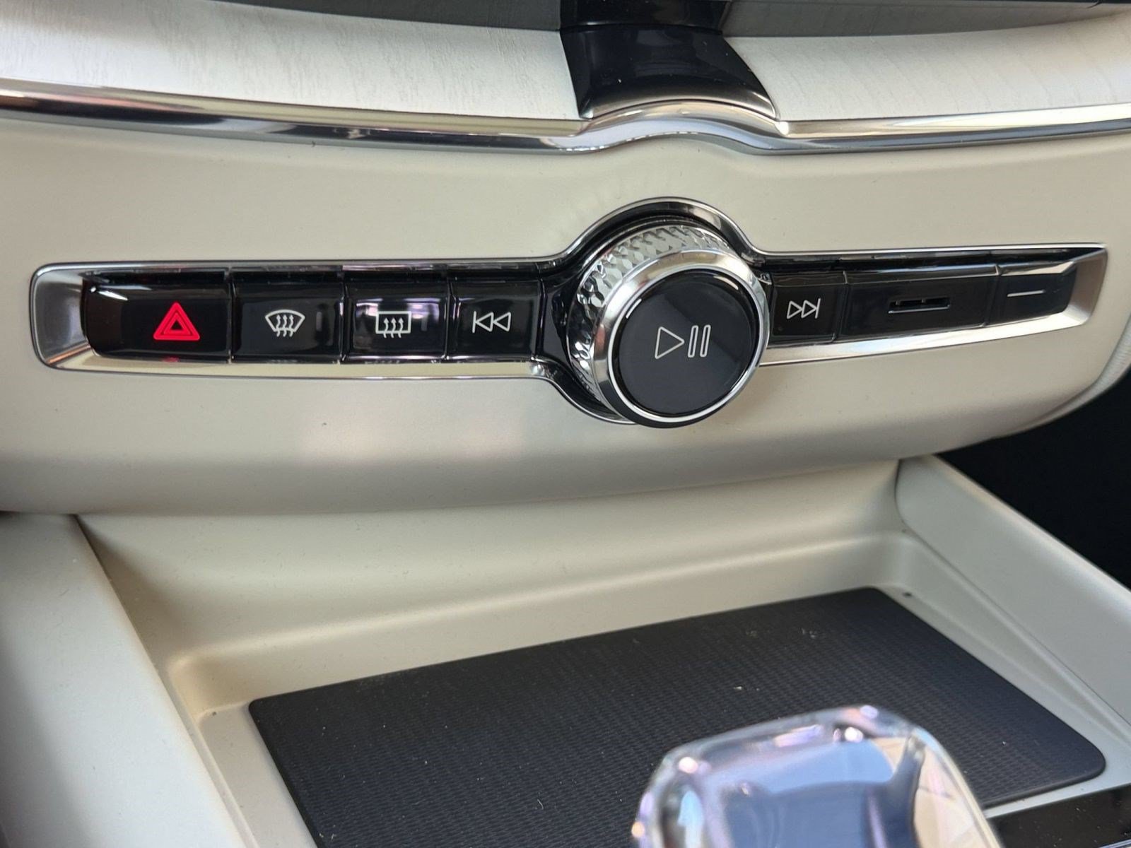 New 2026 Volvo XC60 T8 Ultra w/ Climate Package AWD/4WD image 18