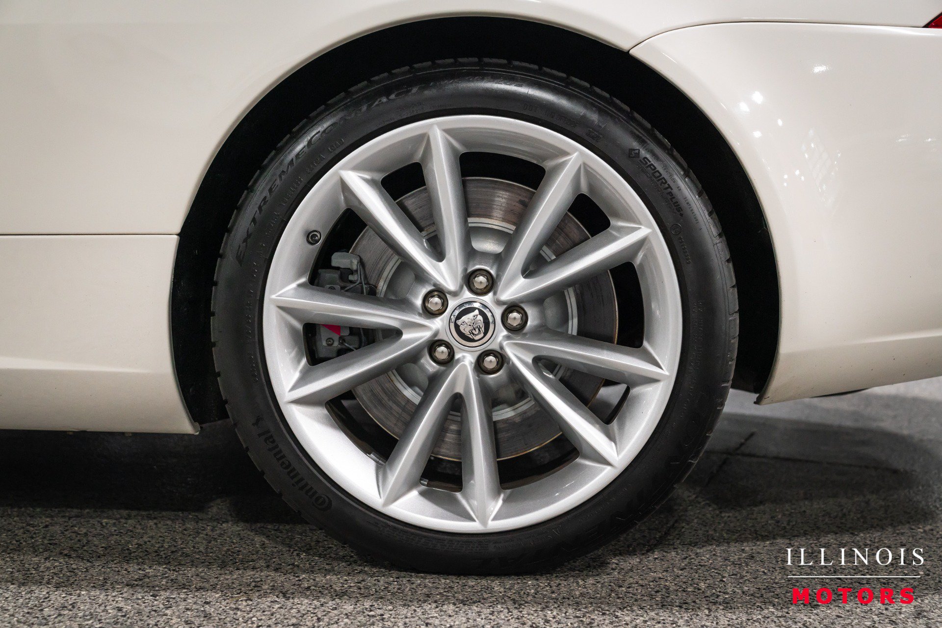 Used 2010 Jaguar XKR R RWD image 10