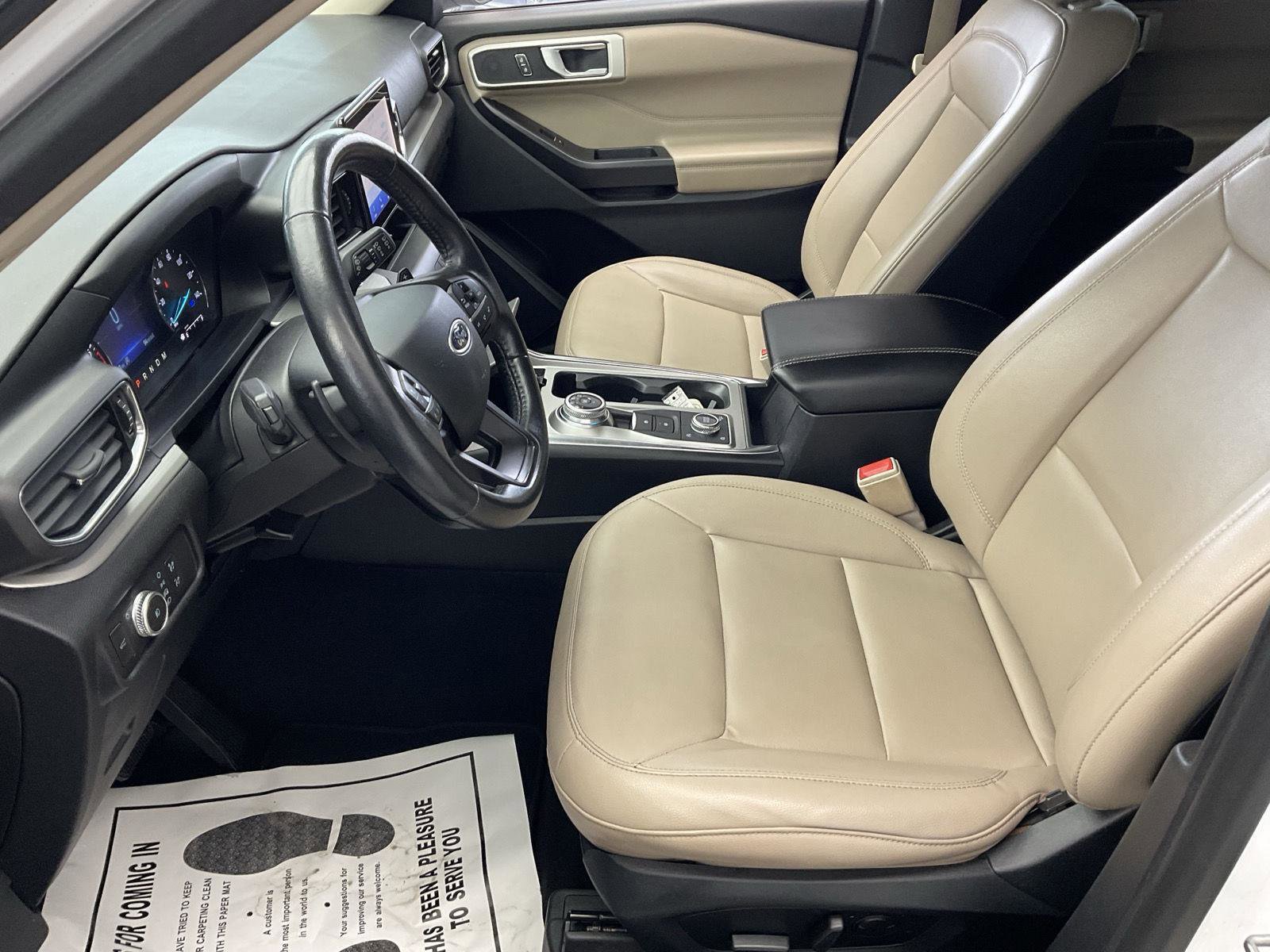 Used 2020 Ford Explorer XLT w/ Equipment Group 202A image 9