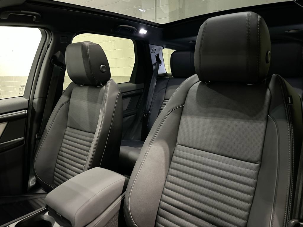 New 2026 Land Rover Discovery Sport Landmark image 10
