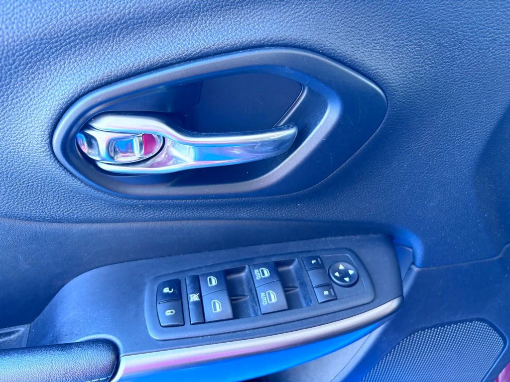 Used 2021 Jeep Cherokee Latitude image 17