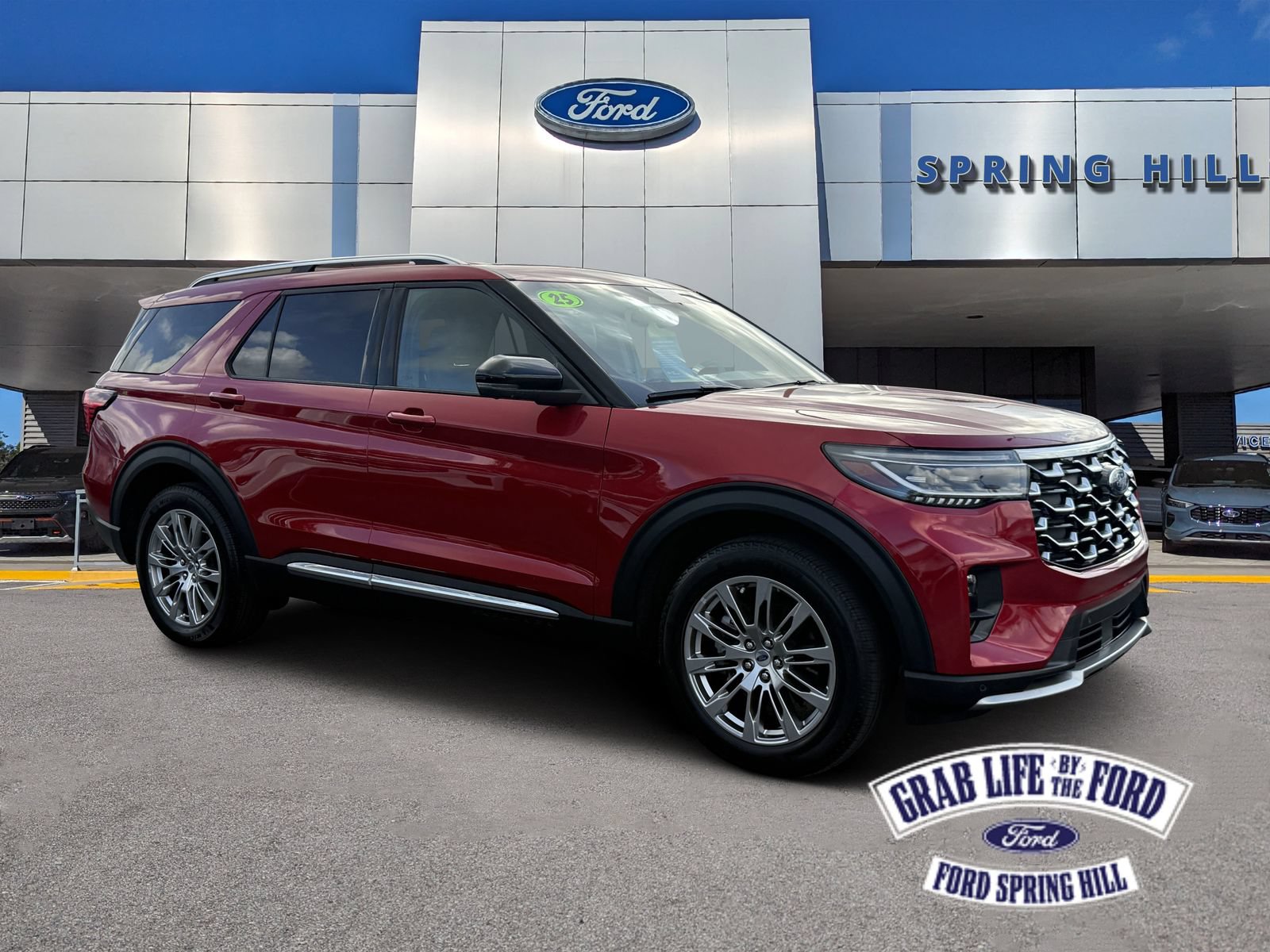 Certified 2025 Ford Explorer Platinum RWD image 1