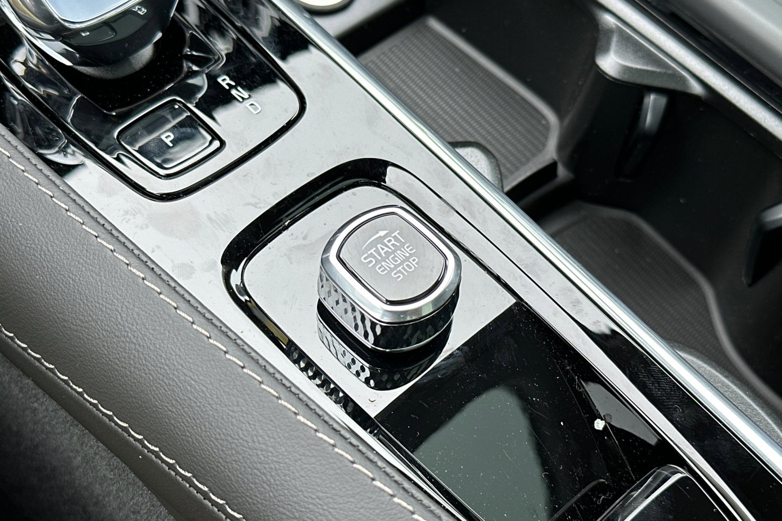 New 2025 Volvo V90 B6 Cross Country Ultra w/ Protection Package Premier image 21