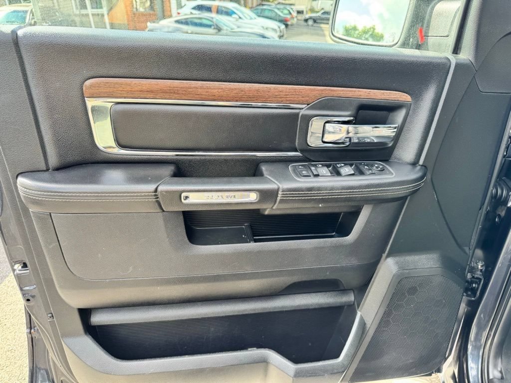 Used 2018 RAM 1500 Laramie w/ Convenience Group AWD/4WD image 19