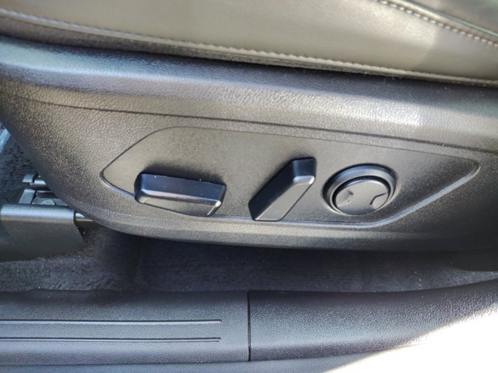 Used 2023 Kia Sorento SX AWD/4WD image 11