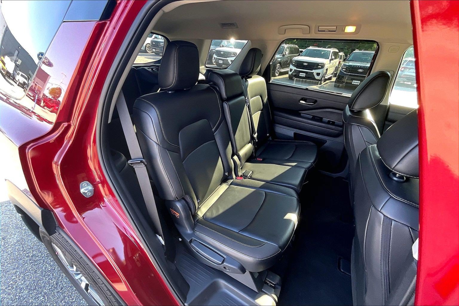 Used 2024 Nissan Pathfinder SL AWD/4WD image 27