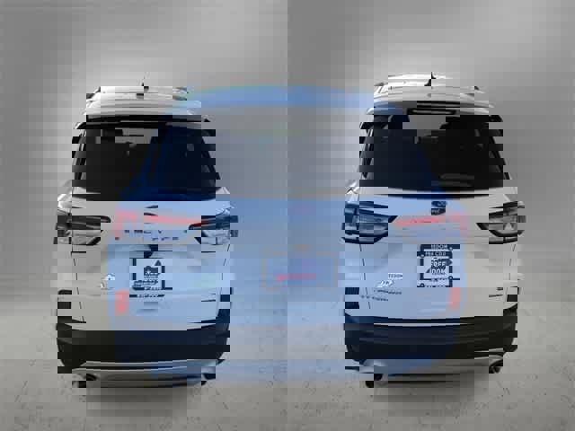 Used 2020 Ford Escape Titanium image 5