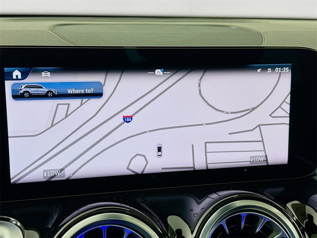 Used 2025 Mercedes-Benz GLB 250 4MATIC image 14