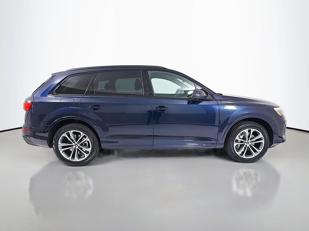 Used 2025 Audi Q7 2.0T Premium w/ Convenience Plus Package AWD/4WD image 8