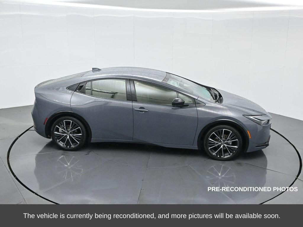 Used 2025 Toyota Prius XLE image 35