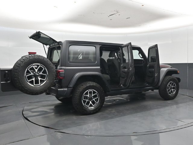 Used 2024 Jeep Wrangler Unlimited Rubicon w/ Technology Group AWD/4WD image 57