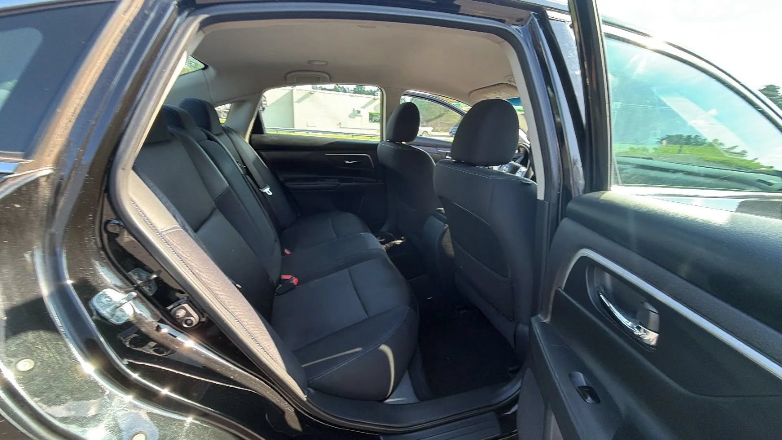 Used 2018 Nissan Altima 2.5 SR FWD image 41